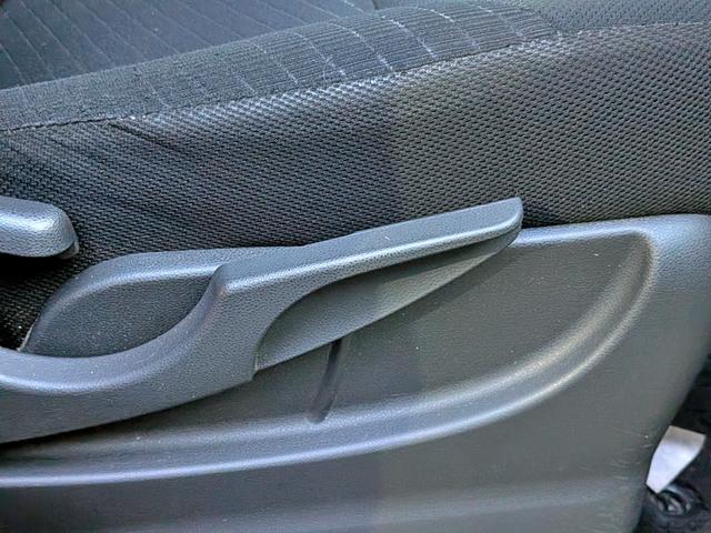 ルーミー G-T 衝突軽減/純ナビ/Bカメラ/両側電動/クルコン/BT/スマートキー/ステリモ/リアコーナーセンサー/ETC/純15AW/地デジ/CD/AUX/オートAC/アイドリングSTOP/ウィンカーミラー(44枚目)