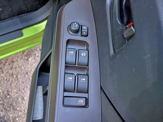 ルーミー G-T 衝突軽減/純ナビ/Bカメラ/両側電動/クルコン/BT/スマートキー/ステリモ/リアコーナーセンサー/ETC/純15AW/地デジ/CD/AUX/オートAC/アイドリングSTOP/ウィンカーミラー(45枚目)