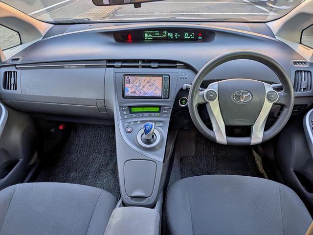 プリウス S 純HDDナビフルセグ/Bカメラ/スマートキー/BT/オートライト/フォグ/オートAC/ETC/シートリフター/バニティミラー/純15AW/AUX/CD/DVD(5枚目)