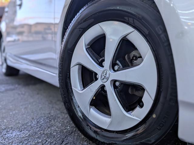 プリウス S 純HDDナビフルセグ/Bカメラ/スマートキー/BT/オートライト/フォグ/オートAC/ETC/シートリフター/バニティミラー/純15AW/AUX/CD/DVD(11枚目)