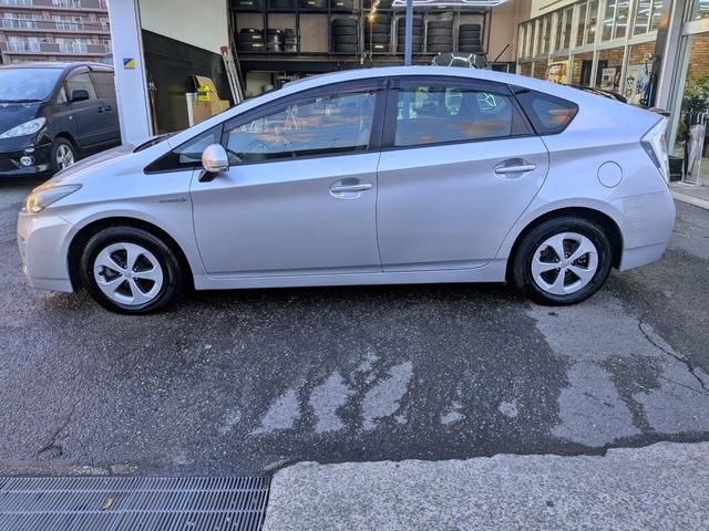 プリウス S 純HDDナビフルセグ/Bカメラ/スマートキー/BT/オートライト/フォグ/オートAC/ETC/シートリフター/バニティミラー/純15AW/AUX/CD/DVD(18枚目)