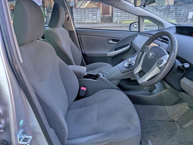 プリウス S 純HDDナビフルセグ/Bカメラ/スマートキー/BT/オートライト/フォグ/オートAC/ETC/シートリフター/バニティミラー/純15AW/AUX/CD/DVD(41枚目)