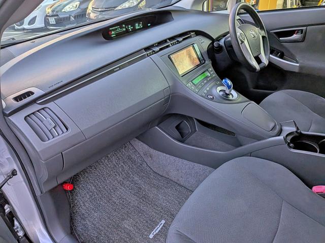 プリウス S 純HDDナビフルセグ/Bカメラ/スマートキー/BT/オートライト/フォグ/オートAC/ETC/シートリフター/バニティミラー/純15AW/AUX/CD/DVD(43枚目)