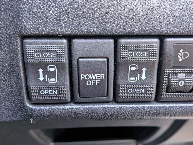 プレマシー ２０ＣＳ　純ＨＤＤナビ地デジ／Ｂカメラ／両側電動／ＥＴＣ／禁煙／Ｍサーバ／スマートキー／オートＡＣ／ステリモ／バニティミラー／ウォークスルー／ＣＤ／ＤＶＤ／ＵＳＢ（8枚目）