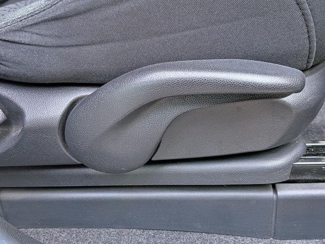 プレマシー ２０ＣＳ　純ＨＤＤナビ地デジ／Ｂカメラ／両側電動／ＥＴＣ／禁煙／Ｍサーバ／スマートキー／オートＡＣ／ステリモ／バニティミラー／ウォークスルー／ＣＤ／ＤＶＤ／ＵＳＢ（34枚目）