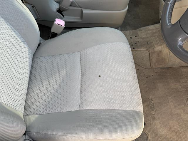 アイシス プラタナリミテッド　プラタナリミテッド　両側電動スライドドア　純正ナビ　バックカメラ　純正１６インチアルミホイール　三列シート　オートヘッドライト　スマートドアロック　オートエアコン　タイミングチェーン（10枚目）