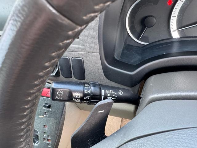 アイシス プラタナリミテッド　プラタナリミテッド　両側電動スライドドア　純正ナビ　バックカメラ　純正１６インチアルミホイール　三列シート　オートヘッドライト　スマートドアロック　オートエアコン　タイミングチェーン（17枚目）