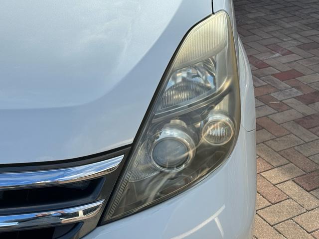 アイシス プラタナリミテッド　プラタナリミテッド　両側電動スライドドア　純正ナビ　バックカメラ　純正１６インチアルミホイール　三列シート　オートヘッドライト　スマートドアロック　オートエアコン　タイミングチェーン（36枚目）