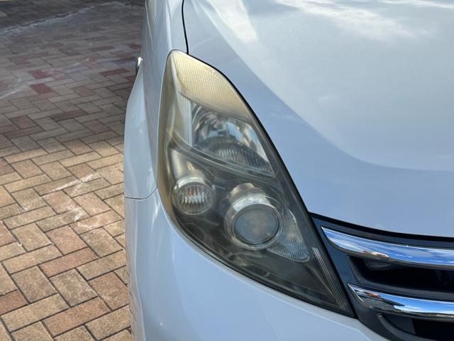 アイシス プラタナリミテッド　プラタナリミテッド　両側電動スライドドア　純正ナビ　バックカメラ　純正１６インチアルミホイール　三列シート　オートヘッドライト　スマートドアロック　オートエアコン　タイミングチェーン（37枚目）