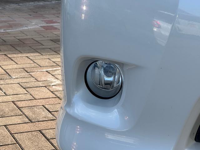 アイシス プラタナリミテッド　プラタナリミテッド　両側電動スライドドア　純正ナビ　バックカメラ　純正１６インチアルミホイール　三列シート　オートヘッドライト　スマートドアロック　オートエアコン　タイミングチェーン（39枚目）