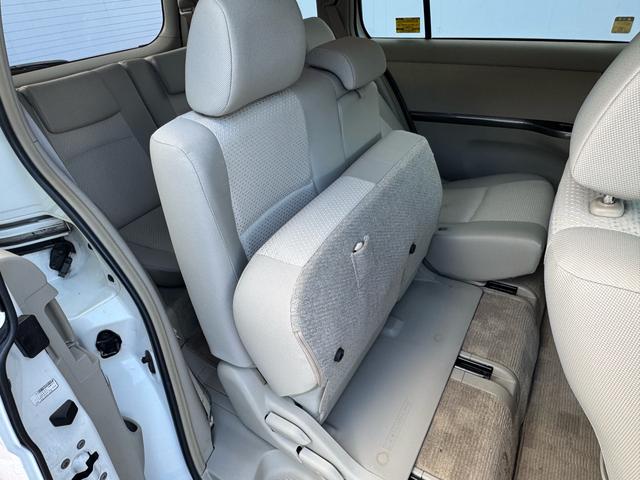 アイシス プラタナリミテッド　プラタナリミテッド　両側電動スライドドア　純正ナビ　バックカメラ　純正１６インチアルミホイール　三列シート　オートヘッドライト　スマートドアロック　オートエアコン　タイミングチェーン（53枚目）