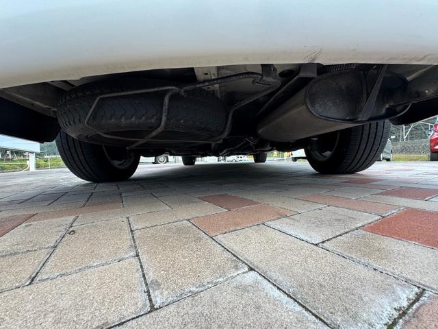 アイシス プラタナリミテッド　プラタナリミテッド　両側電動スライドドア　純正ナビ　バックカメラ　純正１６インチアルミホイール　三列シート　オートヘッドライト　スマートドアロック　オートエアコン　タイミングチェーン（69枚目）