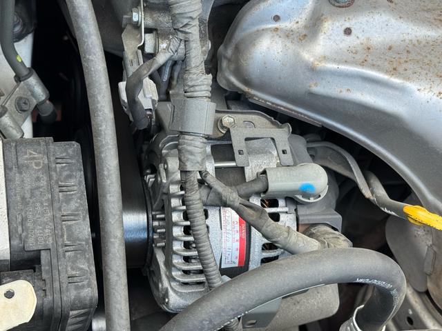 アイシス プラタナリミテッド　プラタナリミテッド　両側電動スライドドア　純正ナビ　バックカメラ　純正１６インチアルミホイール　三列シート　オートヘッドライト　スマートドアロック　オートエアコン　タイミングチェーン（71枚目）