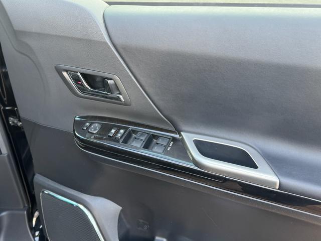 ヴェルファイア ２．４Ｚ　ゴールデンアイズＩＩ　２．４Ｚ　ゴールデンアイズＩＩ　フロントスポイラー　後席モニター　バックカメラ　両側電動スライドドア　ドライブレコーダー　クルーズコントロール　ハーフレザーシート　ＥＴＣ　クリアランスソナー（9枚目）