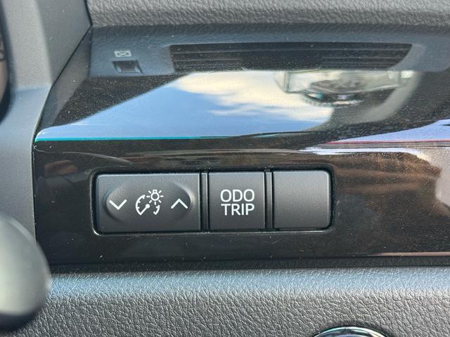 ヴェルファイア ２．４Ｚ　ゴールデンアイズＩＩ　２．４Ｚ　ゴールデンアイズＩＩ　フロントスポイラー　後席モニター　バックカメラ　両側電動スライドドア　ドライブレコーダー　クルーズコントロール　ハーフレザーシート　ＥＴＣ　クリアランスソナー（19枚目）