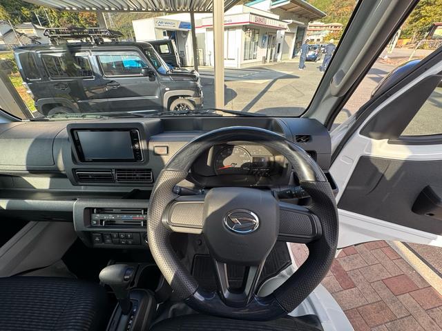 ハイゼットトラック ジャンボエクストラ　ジャンボエクストラ　４ＷＤ　ドライブレコーダー　ＬＡＮＢＯステアリング　電動格納ミラー　クリアランスソナー　アイドリングストップ　スマートアシスト　記録簿あり　キーフリー　盗難防止システム（11枚目）