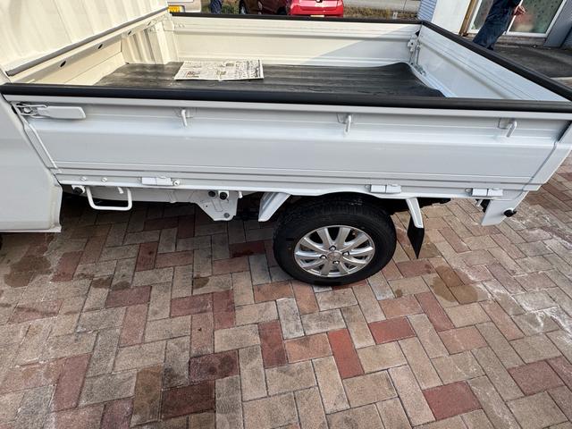 ハイゼットトラック ジャンボエクストラ　ジャンボエクストラ　４ＷＤ　ドライブレコーダー　ＬＡＮＢＯステアリング　電動格納ミラー　クリアランスソナー　アイドリングストップ　スマートアシスト　記録簿あり　キーフリー　盗難防止システム（58枚目）