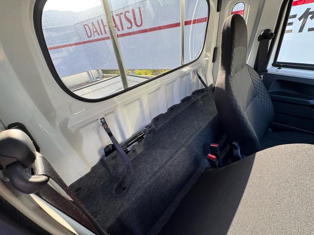 ハイゼットトラック ジャンボエクストラ　ジャンボエクストラ　４ＷＤ　ドライブレコーダー　ＬＡＮＢＯステアリング　電動格納ミラー　クリアランスソナー　アイドリングストップ　スマートアシスト　記録簿あり　キーフリー　盗難防止システム（59枚目）
