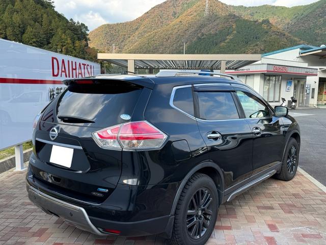 エクストレイル ２０ＸブラクエクストリーマＸエマージェンシブレーキＰ　２０ＸブラクエクストリーマＸエマージェンシブレーキＰ　４ＷＤ　前後ドライブレコーダー　アラウンドビューカメラ　純正フルセグナビ　車線逸脱警報　コーナーセンサー　クルーズコントロール　ＥＴＣ（3枚目）