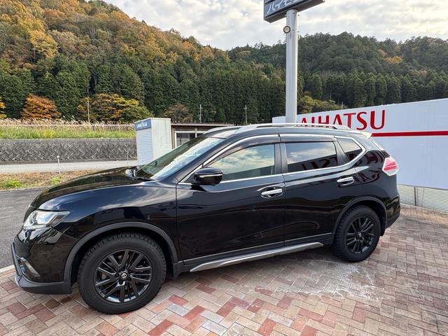 エクストレイル ２０ＸブラクエクストリーマＸエマージェンシブレーキＰ　２０ＸブラクエクストリーマＸエマージェンシブレーキＰ　４ＷＤ　前後ドライブレコーダー　アラウンドビューカメラ　純正フルセグナビ　車線逸脱警報　コーナーセンサー　クルーズコントロール　ＥＴＣ（5枚目）