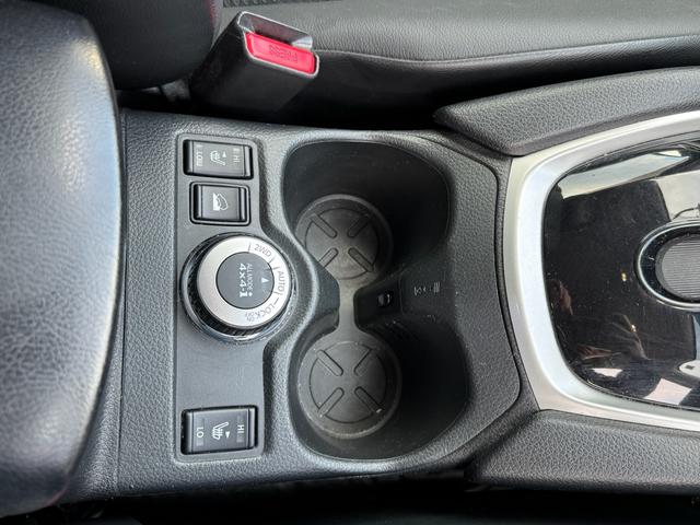 エクストレイル ２０ＸブラクエクストリーマＸエマージェンシブレーキＰ　２０ＸブラクエクストリーマＸエマージェンシブレーキＰ　４ＷＤ　前後ドライブレコーダー　アラウンドビューカメラ　純正フルセグナビ　車線逸脱警報　コーナーセンサー　クルーズコントロール　ＥＴＣ（33枚目）