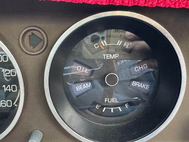 サニートラック ＤＸ　ＤＸ　シルバー全塗装　４ＭＴ　Ｆスポイラー　ＭＯＭＯステアリング　社外ホイール　丸目２灯フェイス　フェンダーミラー　社外マフラー（20枚目）