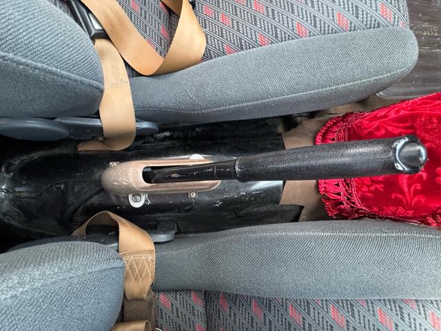 サニートラック ＤＸ　ＤＸ　シルバー全塗装　４ＭＴ　Ｆスポイラー　ＭＯＭＯステアリング　社外ホイール　丸目２灯フェイス　フェンダーミラー　社外マフラー（29枚目）