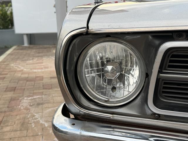 サニートラック ＤＸ　ＤＸ　シルバー全塗装　４ＭＴ　Ｆスポイラー　ＭＯＭＯステアリング　社外ホイール　丸目２灯フェイス　フェンダーミラー　社外マフラー（37枚目）