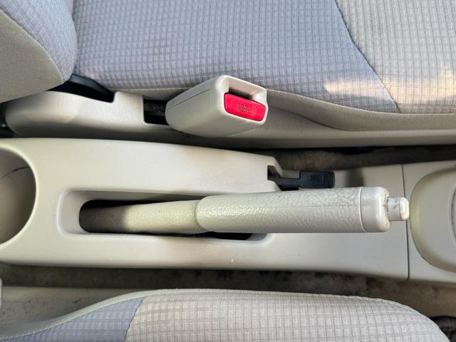 エッセ X X 走行58548キロ 4AT キーレス 電動格納ミラー パワーウィンドウ ドアバイザー 純正CD・FM/AMラジオ AC スペアタイヤ ワンオーナー 禁煙車 記録簿(23枚目)