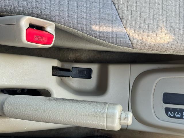 エッセ X X 走行58548キロ 4AT キーレス 電動格納ミラー パワーウィンドウ ドアバイザー 純正CD・FM/AMラジオ AC スペアタイヤ ワンオーナー 禁煙車 記録簿(24枚目)