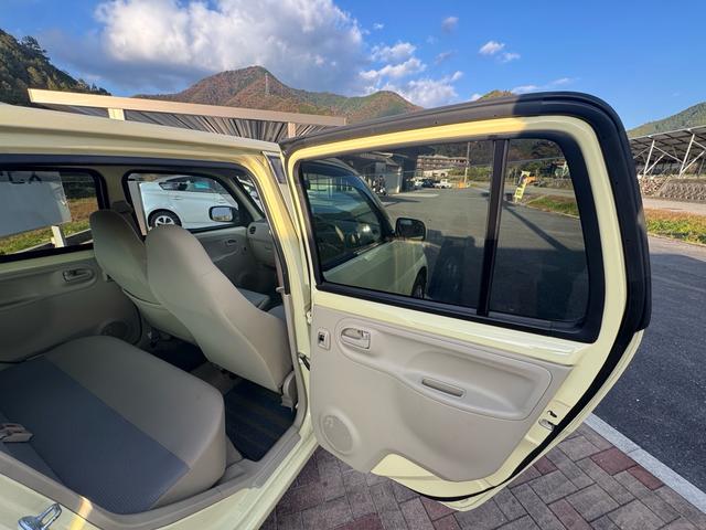 エッセ X X 走行58548キロ 4AT キーレス 電動格納ミラー パワーウィンドウ ドアバイザー 純正CD・FM/AMラジオ AC スペアタイヤ ワンオーナー 禁煙車 記録簿(42枚目)