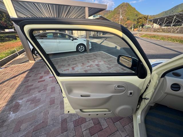 エッセ X X 走行58548キロ 4AT キーレス 電動格納ミラー パワーウィンドウ ドアバイザー 純正CD・FM/AMラジオ AC スペアタイヤ ワンオーナー 禁煙車 記録簿(45枚目)