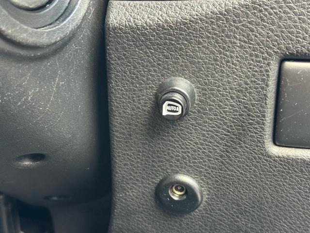 フェアレディＺ バージョンＴ　バージョンＴ　６ＭＴ　社外マフラー　社外ステアリング　３６０°ドラレコ　シートヒーター　ＥＴＣ　３連サブメーター　Ｂｌｕｅｔｏｏｔｈ　バックカメラ　ＬＥＤハバルブ　革シート　ＢＯＳＥサウンド（18枚目）