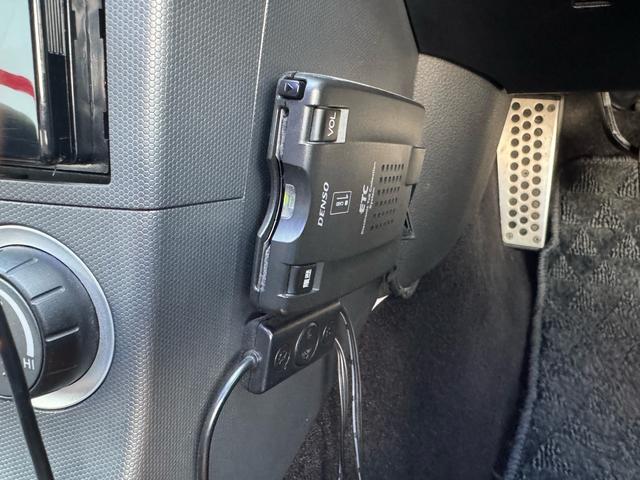 フェアレディＺ バージョンＴ　バージョンＴ　６ＭＴ　社外マフラー　社外ステアリング　３６０°ドラレコ　シートヒーター　ＥＴＣ　３連サブメーター　Ｂｌｕｅｔｏｏｔｈ　バックカメラ　ＬＥＤハバルブ　革シート　ＢＯＳＥサウンド（28枚目）