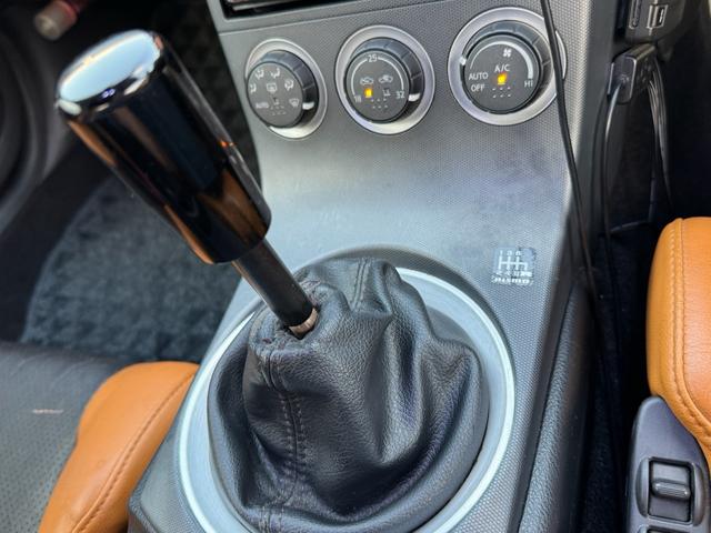 フェアレディＺ バージョンＴ　バージョンＴ　６ＭＴ　社外マフラー　社外ステアリング　３６０°ドラレコ　シートヒーター　ＥＴＣ　３連サブメーター　Ｂｌｕｅｔｏｏｔｈ　バックカメラ　ＬＥＤハバルブ　革シート　ＢＯＳＥサウンド（30枚目）