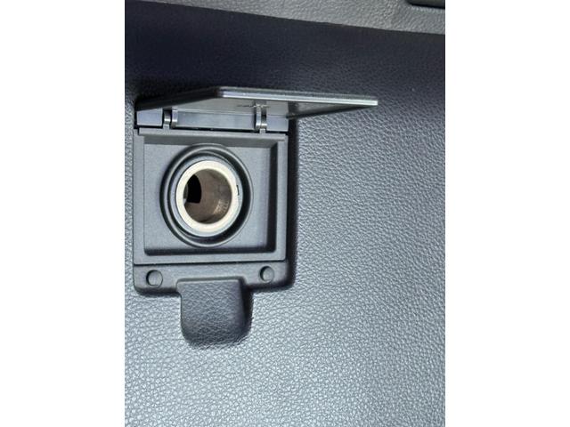 フェアレディＺ バージョンＴ　バージョンＴ　６ＭＴ　社外マフラー　社外ステアリング　３６０°ドラレコ　シートヒーター　ＥＴＣ　３連サブメーター　Ｂｌｕｅｔｏｏｔｈ　バックカメラ　ＬＥＤハバルブ　革シート　ＢＯＳＥサウンド（41枚目）