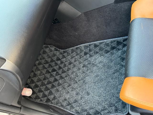 フェアレディＺ バージョンＴ　バージョンＴ　６ＭＴ　社外マフラー　社外ステアリング　３６０°ドラレコ　シートヒーター　ＥＴＣ　３連サブメーター　Ｂｌｕｅｔｏｏｔｈ　バックカメラ　ＬＥＤハバルブ　革シート　ＢＯＳＥサウンド（46枚目）