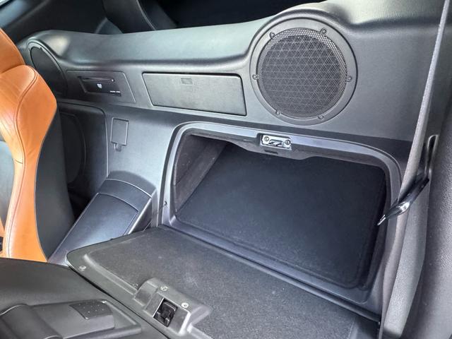 フェアレディＺ バージョンＴ　バージョンＴ　６ＭＴ　社外マフラー　社外ステアリング　３６０°ドラレコ　シートヒーター　ＥＴＣ　３連サブメーター　Ｂｌｕｅｔｏｏｔｈ　バックカメラ　ＬＥＤハバルブ　革シート　ＢＯＳＥサウンド（49枚目）