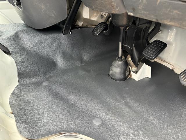 ハイゼットトラック ローダンプ　ローダンプ　新品クラッチ交換済み　５ＭＴ　パワーステアリング　エアコン　デフロック　パートタイム４ＷＤ　２４年製タイヤ　三方開　電動ダンプ（10枚目）