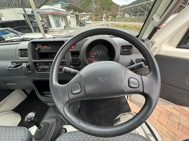 ハイゼットトラック ローダンプ　ローダンプ　新品クラッチ交換済み　５ＭＴ　パワーステアリング　エアコン　デフロック　パートタイム４ＷＤ　２４年製タイヤ　三方開　電動ダンプ（12枚目）