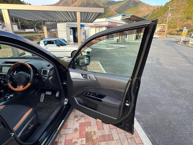 エクシーガクロスオーバー７ Ｘ－ブレイク　Ｘ－ブレイク　４ＷＤ　バックカメラ　前後ドライブレコーダ　ＥＴＣ　オートクルーズコントロール　ＣＶＴ　オートライト　純正ホイール　スマートキー　アイドリングストップ　衝突安全ボディ　シートヒータ（8枚目）