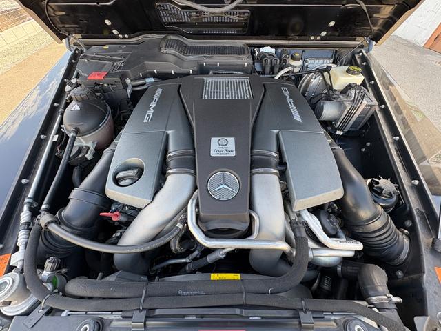 Gクラス G63 デジーノエクスクルーシブパッケージ サンルーフ HarmanKardonサウンド シートベンチレーション レッドキャリパー ACC カーボンインテリア フルセグTV ドライブレコーダー 黒レザー(10枚目)