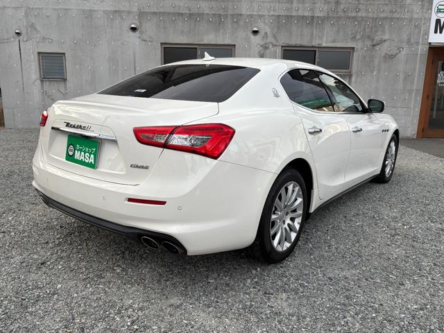 MASERATI GHIBLI BASE GRADE