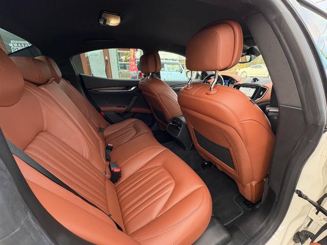 MASERATI GHIBLI BASE GRADE