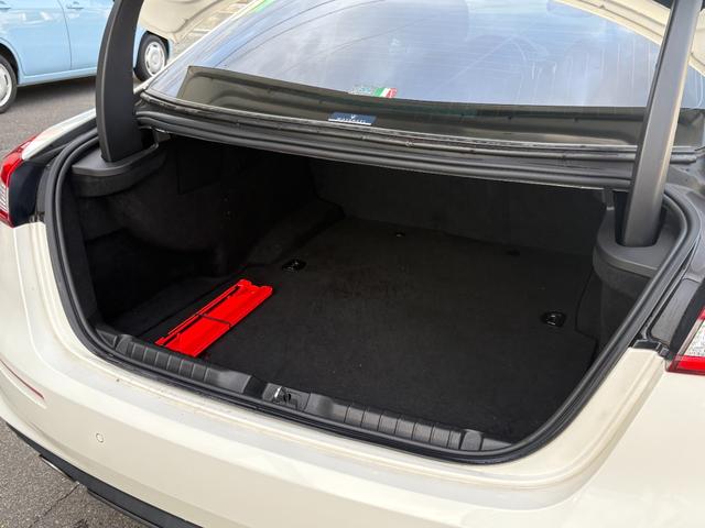 MASERATI GHIBLI BASE GRADE