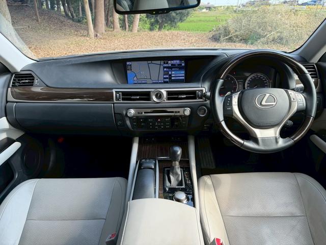 ＧＳ ＧＳ２５０　Ｉパッケージ　純正ナビ　本革シート　バックカメラ　ヘッドアップディスプレイ　ウッドコンビハンドル　前席パワーシート　シートヒーター＆クーラー　フルセグ　Ｂｌｕｅｔｏｏｔｈ　ＥＴＣ　電動チルトステア　ハンドルヒーター（5枚目）