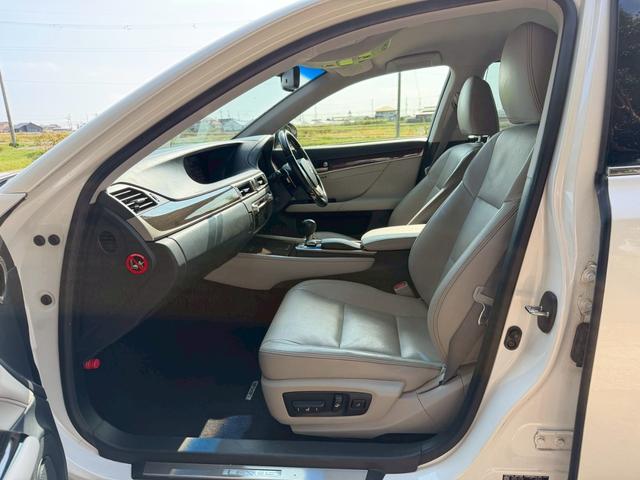 ＧＳ ＧＳ２５０　Ｉパッケージ　純正ナビ　本革シート　バックカメラ　ヘッドアップディスプレイ　ウッドコンビハンドル　前席パワーシート　シートヒーター＆クーラー　フルセグ　Ｂｌｕｅｔｏｏｔｈ　ＥＴＣ　電動チルトステア　ハンドルヒーター（22枚目）