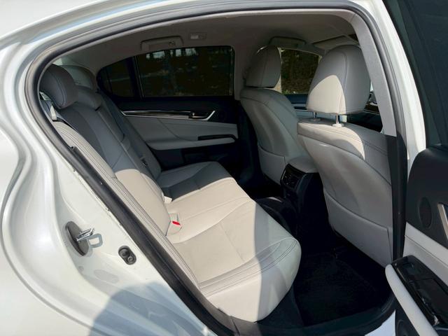 ＧＳ ＧＳ２５０　Ｉパッケージ　純正ナビ　本革シート　バックカメラ　ヘッドアップディスプレイ　ウッドコンビハンドル　前席パワーシート　シートヒーター＆クーラー　フルセグ　Ｂｌｕｅｔｏｏｔｈ　ＥＴＣ　電動チルトステア　ハンドルヒーター（23枚目）