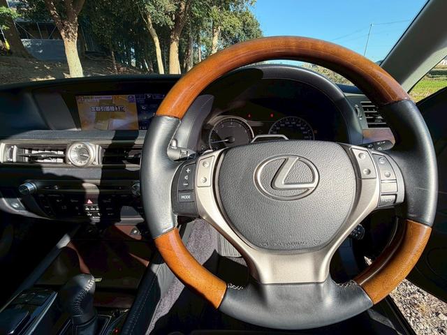 ＧＳ ＧＳ２５０　バージョンＬ　純正ナビ　サンルーフ　黒革シート　衝突軽減ブレーキ　レーダークルーズ　ヘッドアップディスプレイ　全席シートヒーター　前席パワーシート＆シートクーラー　オートハイビーム　ＬＥＤヘッドライト　バックカメラ（8枚目）
