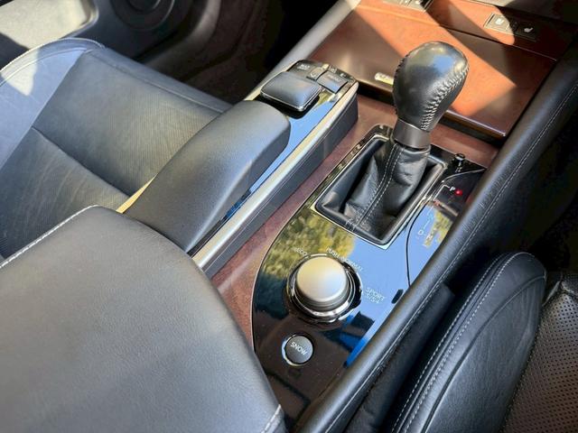 ＧＳ ＧＳ２５０　バージョンＬ　純正ナビ　サンルーフ　黒革シート　衝突軽減ブレーキ　レーダークルーズ　ヘッドアップディスプレイ　全席シートヒーター　前席パワーシート＆シートクーラー　オートハイビーム　ＬＥＤヘッドライト　バックカメラ（13枚目）